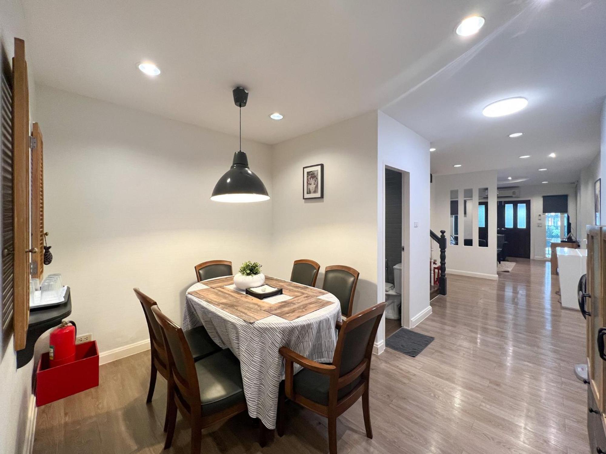 Neveu Premier Residence : Ratchada Bangkok Eksteriør billede